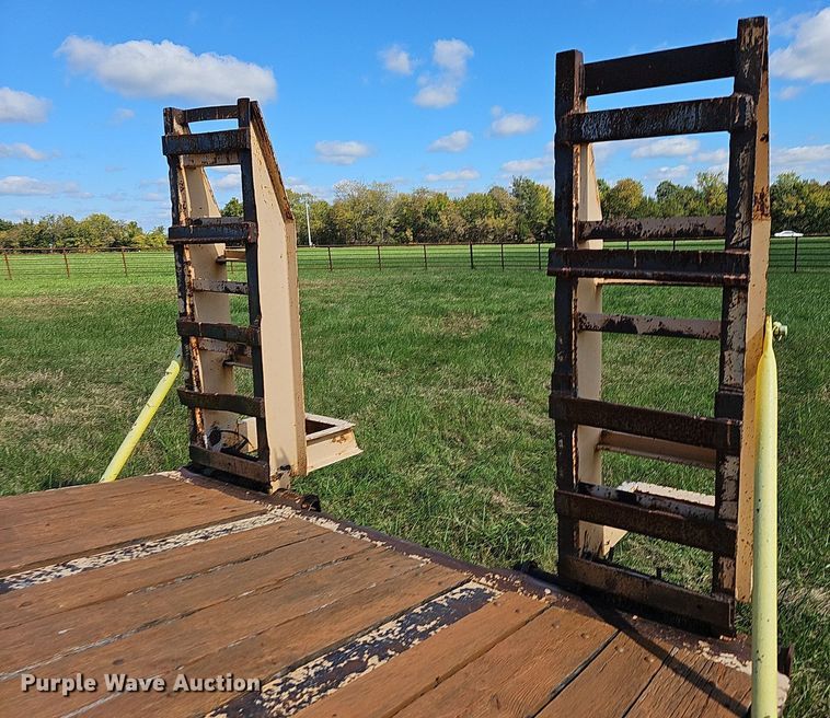 image for item NP9005 2004 Kaufman  equipment trailer