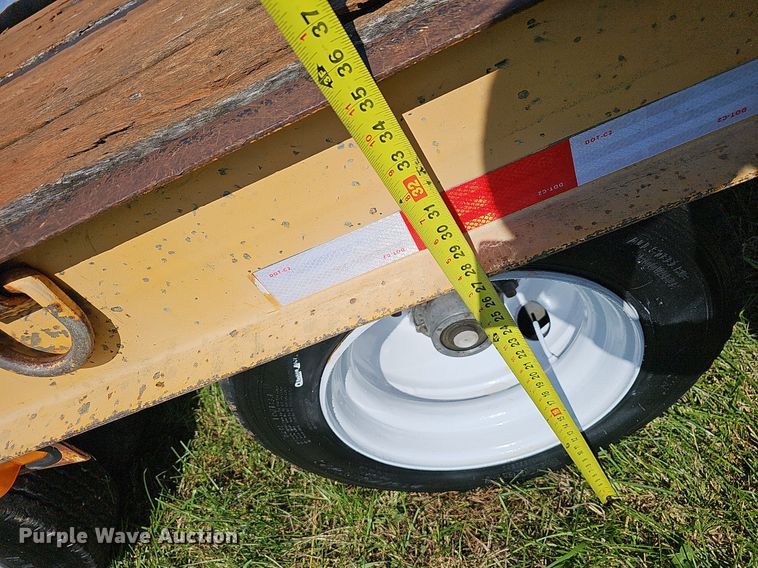 image for item NP9005 2004 Kaufman  equipment trailer