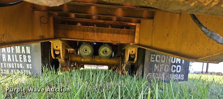 image for item NP9005 2004 Kaufman  equipment trailer