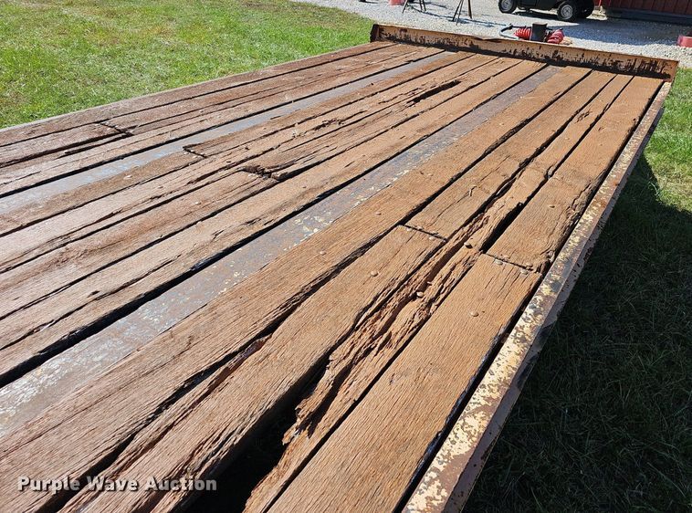 image for item NP9005 2004 Kaufman  equipment trailer