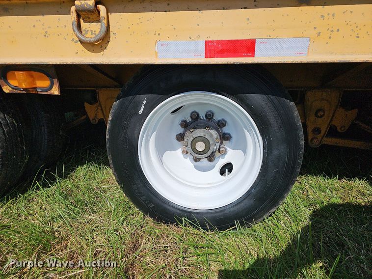 image for item NP9005 2004 Kaufman  equipment trailer
