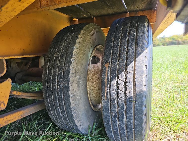 image for item NP9005 2004 Kaufman  equipment trailer