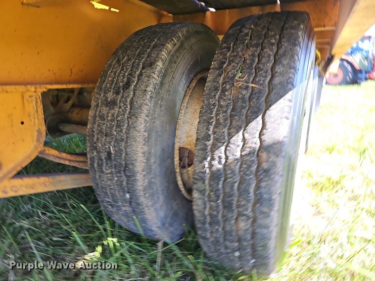 image for item NP9005 2004 Kaufman  equipment trailer