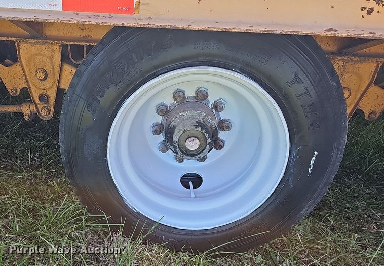 image for item NP9005 2004 Kaufman  equipment trailer