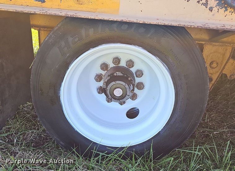 image for item NP9005 2004 Kaufman  equipment trailer