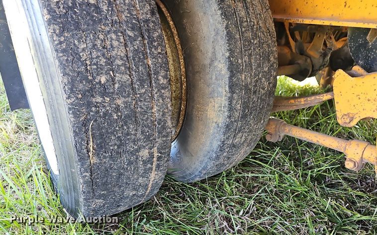 image for item NP9005 2004 Kaufman  equipment trailer