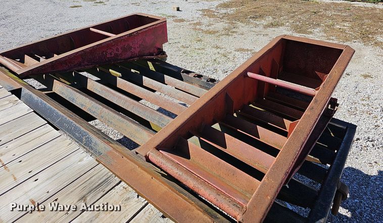 image for item NP9006 1998 Towmaster T-30-2  equipment trailer