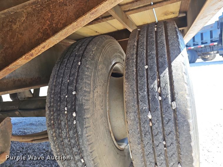 image for item NP9006 1998 Towmaster T-30-2  equipment trailer