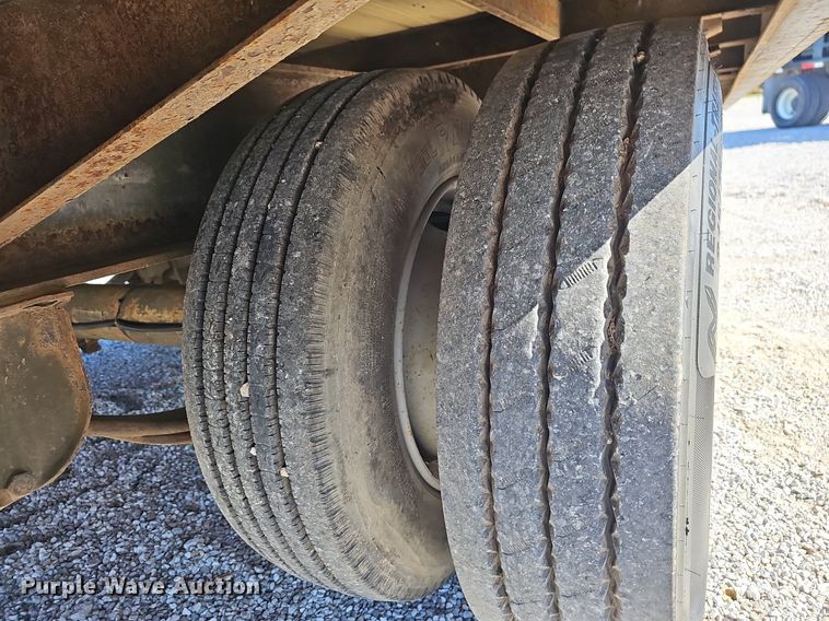 image for item NP9006 1998 Towmaster T-30-2  equipment trailer