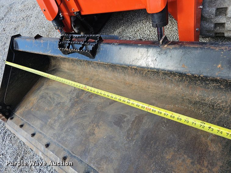 image for item NP9012 2021 Kubota SVL97-2  skid steer loader