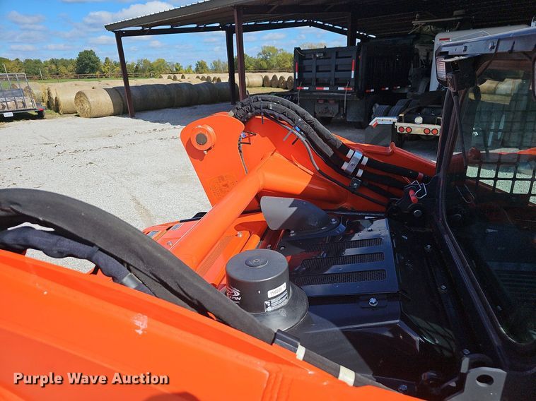 image for item NP9012 2021 Kubota SVL97-2  skid steer loader