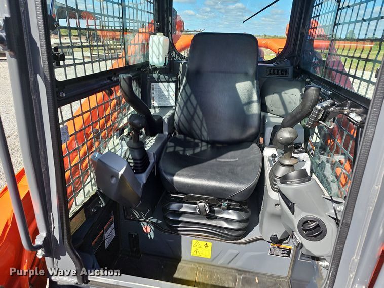 image for item NP9012 2021 Kubota SVL97-2  skid steer loader