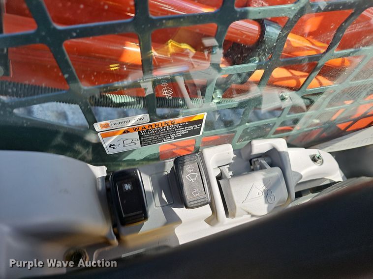 image for item NP9012 2021 Kubota SVL97-2  skid steer loader