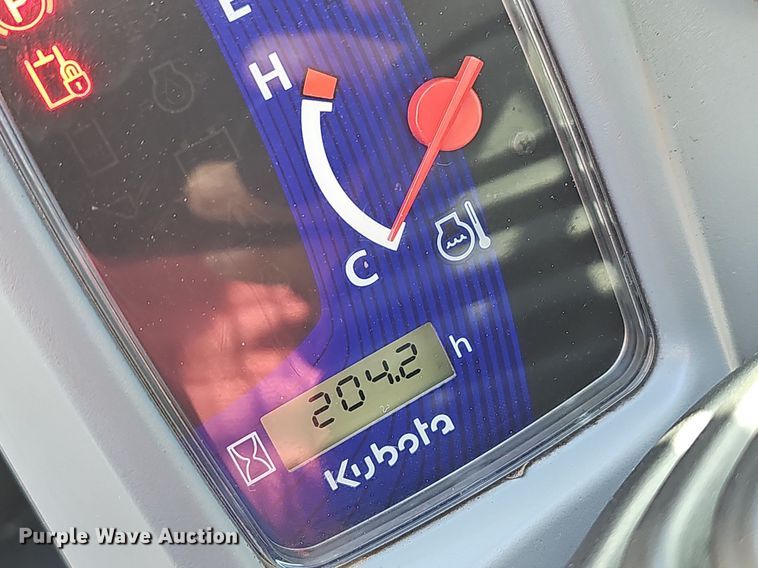 image for item NP9012 2021 Kubota SVL97-2  skid steer loader