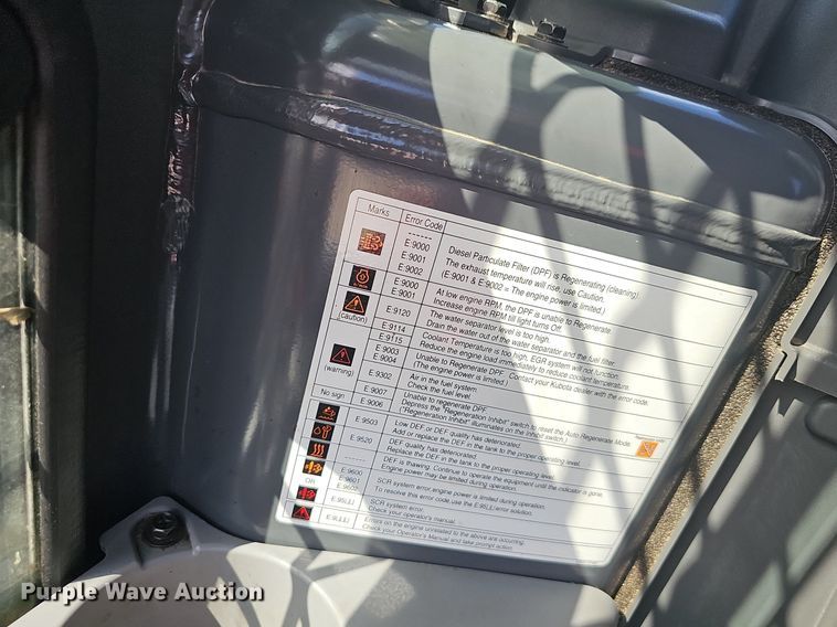 image for item NP9012 2021 Kubota SVL97-2  skid steer loader