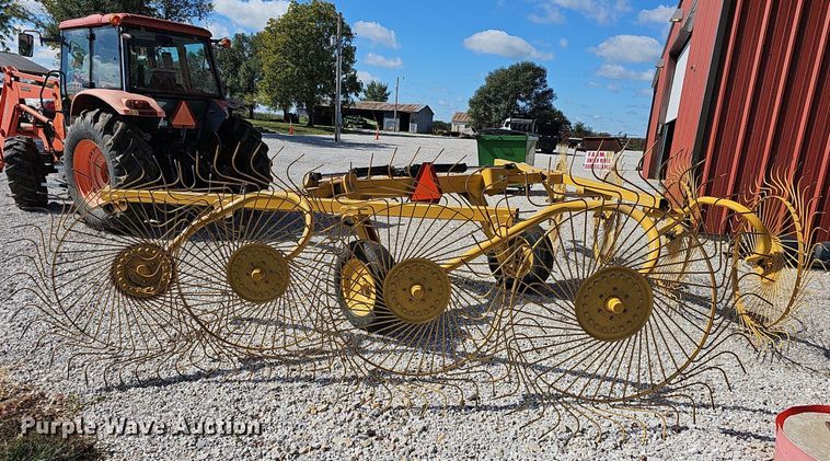 image for item NP9014 Vermeer VR1022  hay rake