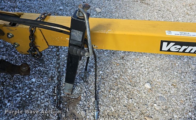 image for item NP9014 Vermeer VR1022  hay rake