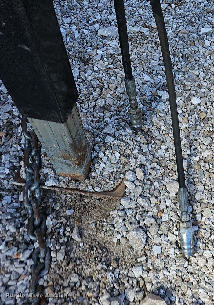 image for item NP9014 Vermeer VR1022  hay rake