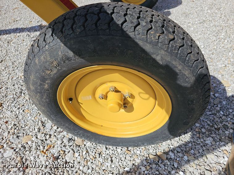 image for item NP9014 Vermeer VR1022  hay rake