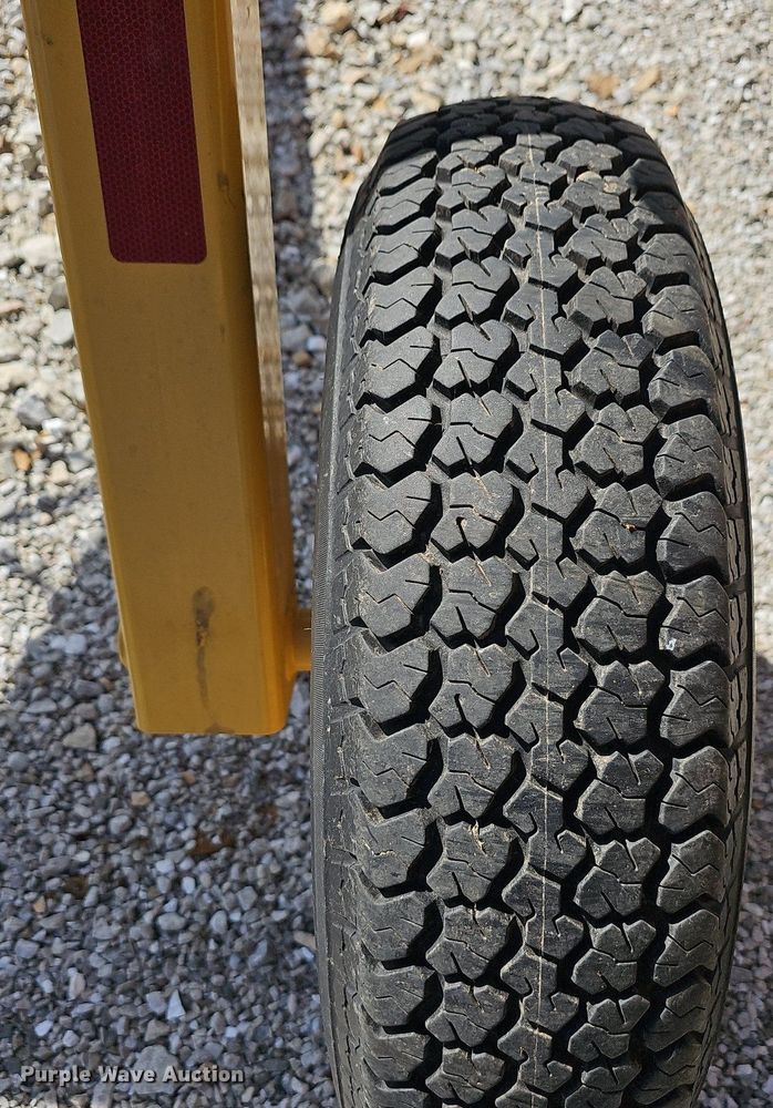 image for item NP9014 Vermeer VR1022  hay rake