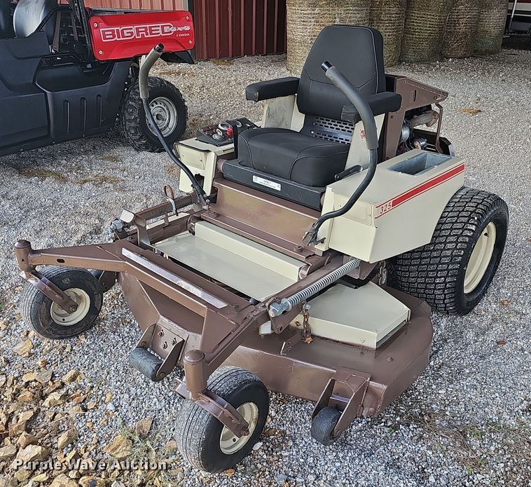 image for item NP9017 Grasshopper 325  ZTR lawn mower