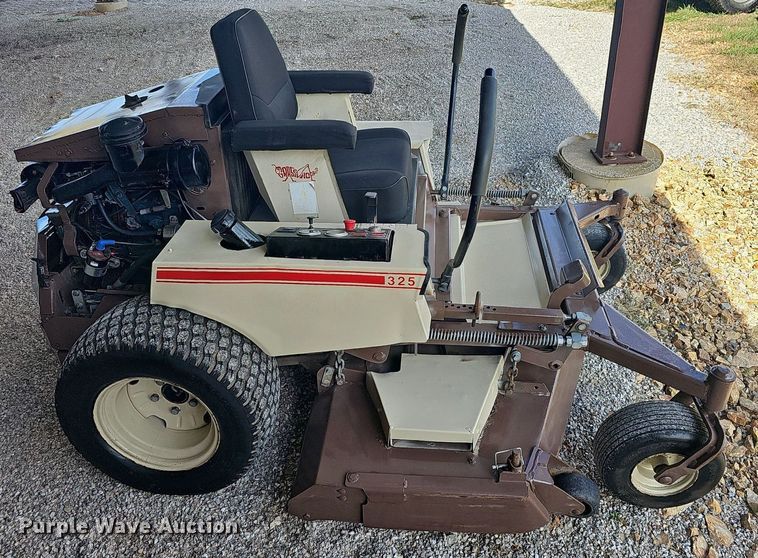 image for item NP9017 Grasshopper 325  ZTR lawn mower