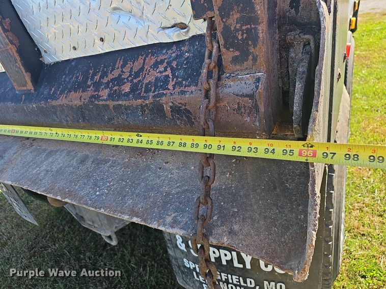 image for item NP9025 2005 Freightliner Columbia  dump truck