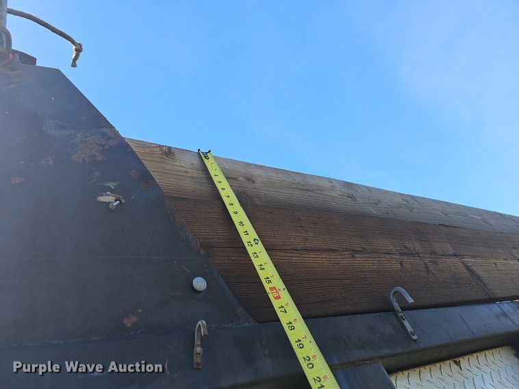 image for item NP9025 2005 Freightliner Columbia  dump truck