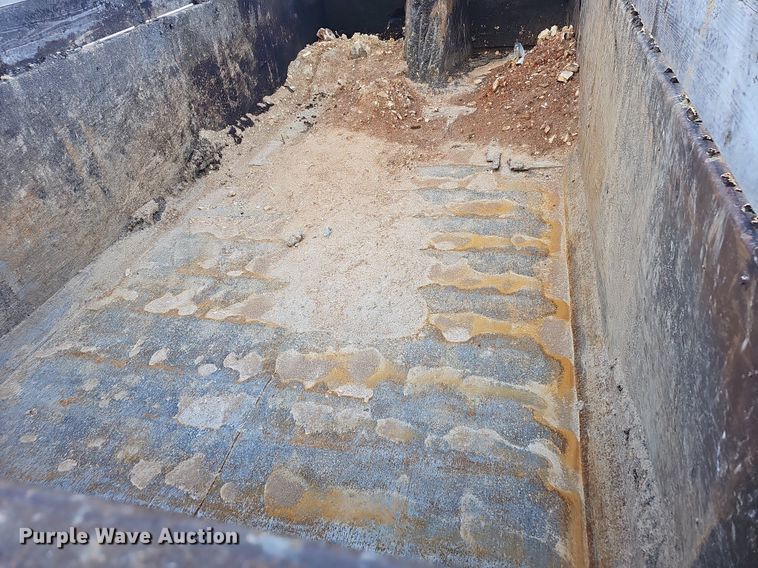 image for item NP9025 2005 Freightliner Columbia  dump truck