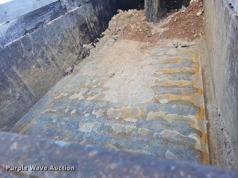 image for item NP9025 2005 Freightliner Columbia  dump truck