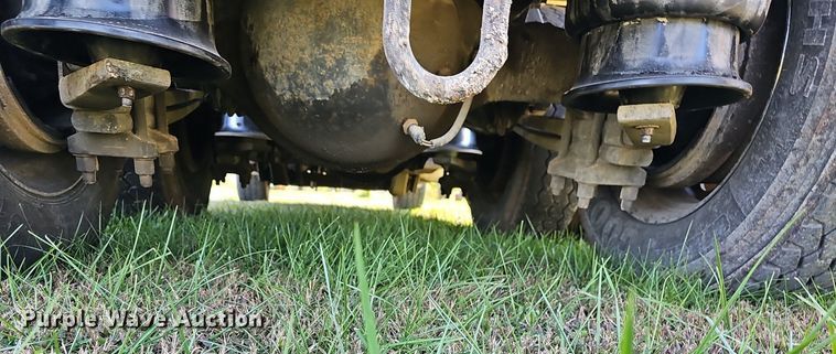 image for item NP9025 2005 Freightliner Columbia  dump truck