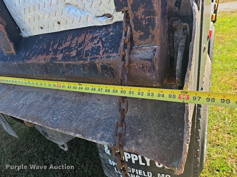 image for item NP9025 2005 Freightliner Columbia  dump truck