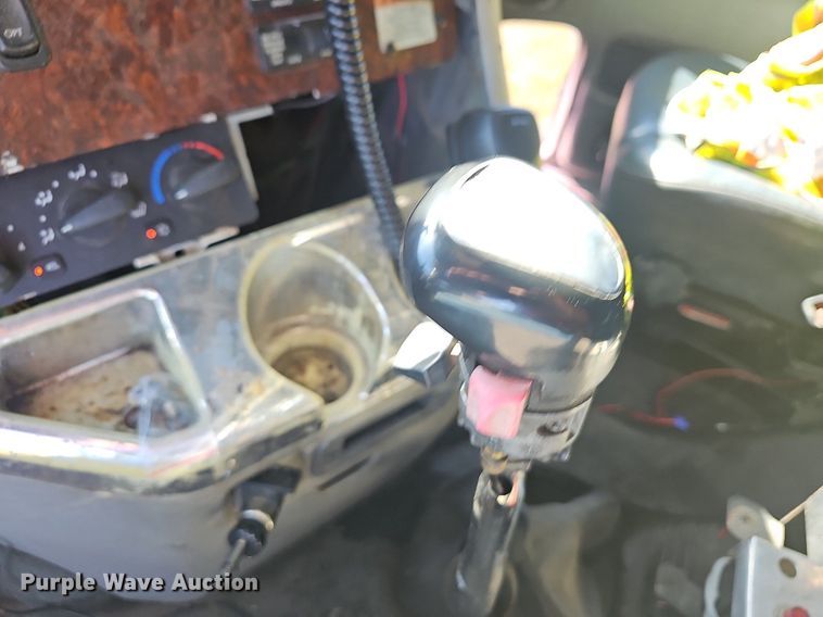 image for item NP9025 2005 Freightliner Columbia  dump truck