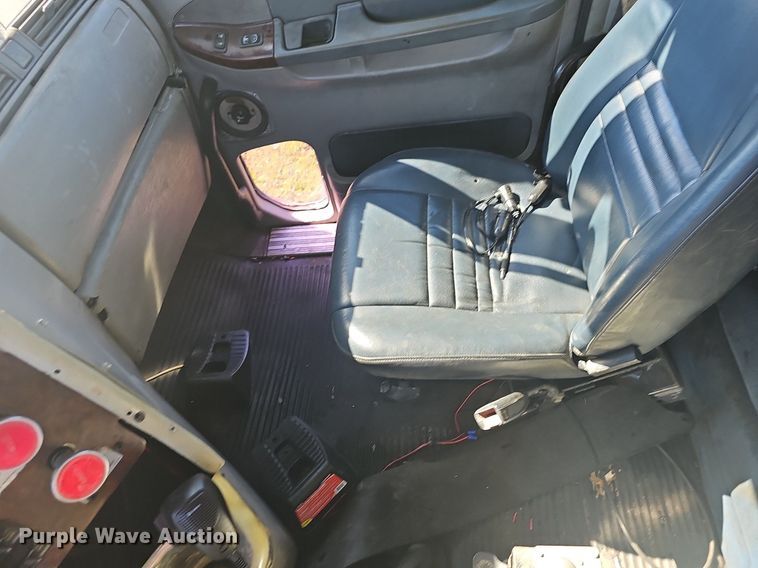 image for item NP9025 2005 Freightliner Columbia  dump truck