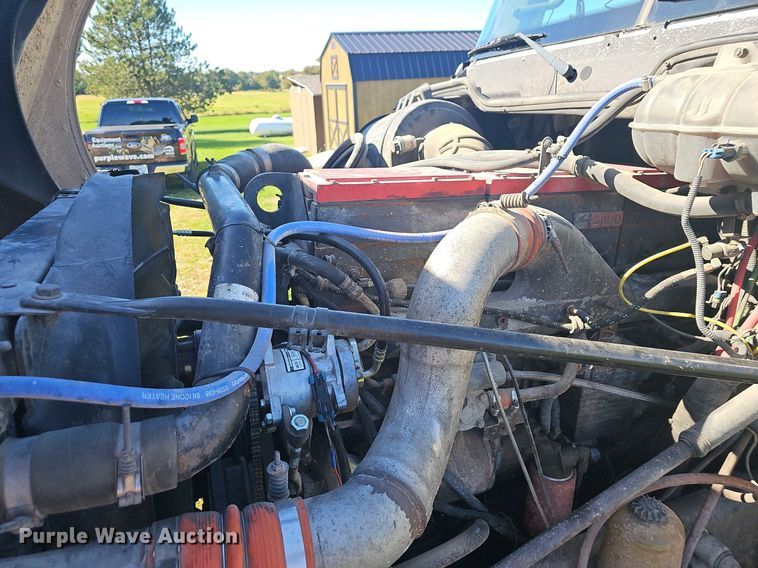 image for item NP9025 2005 Freightliner Columbia  dump truck