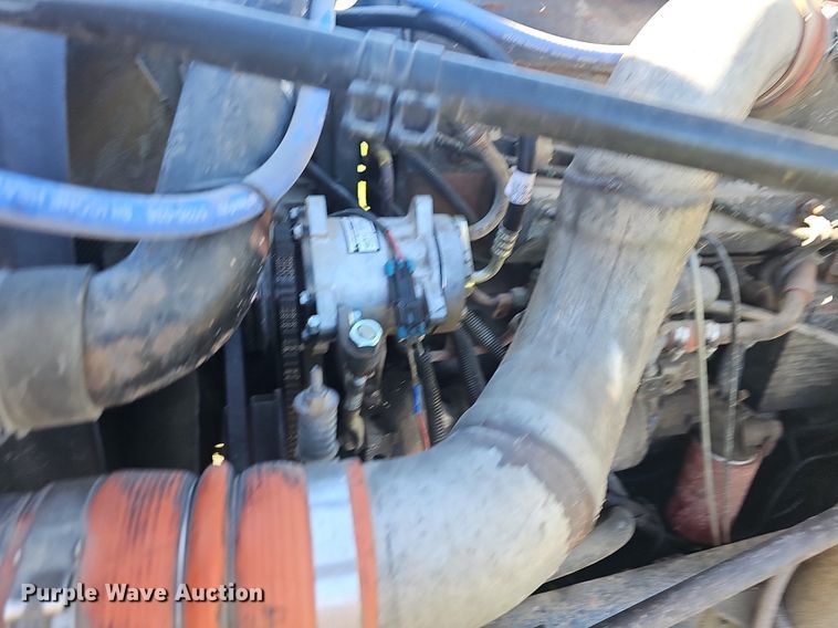 image for item NP9025 2005 Freightliner Columbia  dump truck