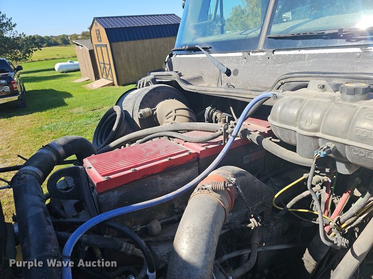 image for item NP9025 2005 Freightliner Columbia  dump truck