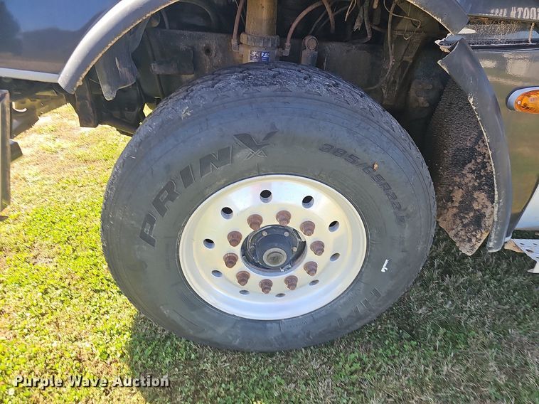 image for item NP9025 2005 Freightliner Columbia  dump truck