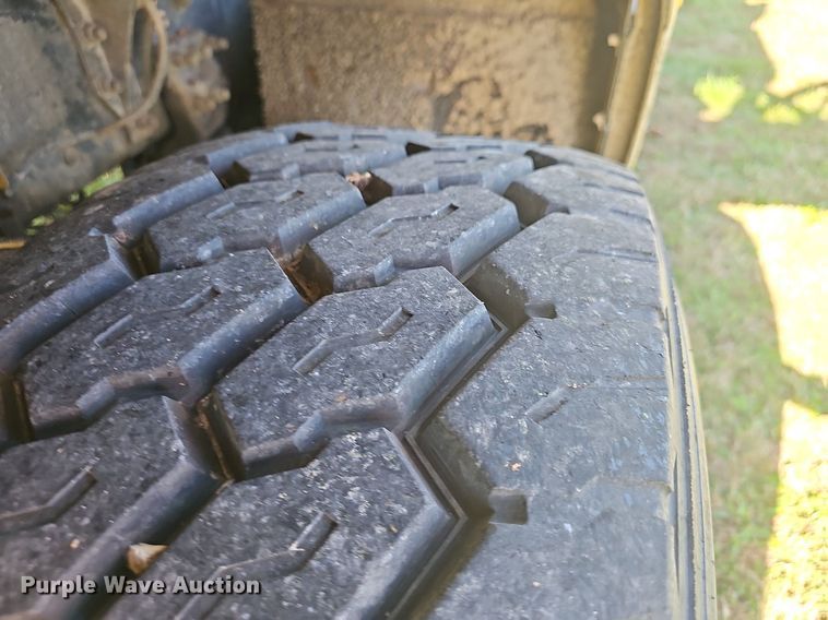 image for item NP9025 2005 Freightliner Columbia  dump truck