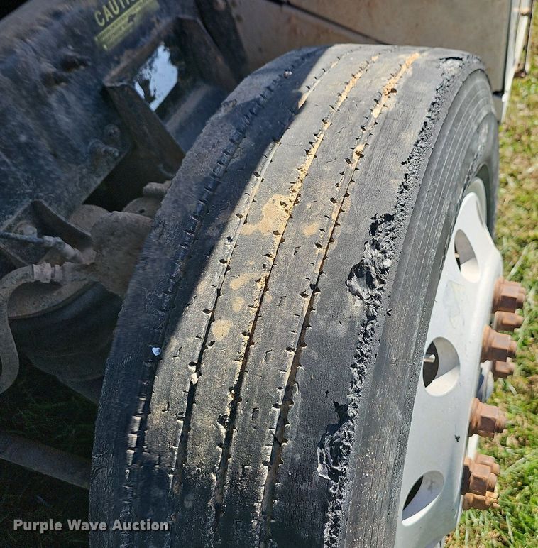 image for item NP9025 2005 Freightliner Columbia  dump truck