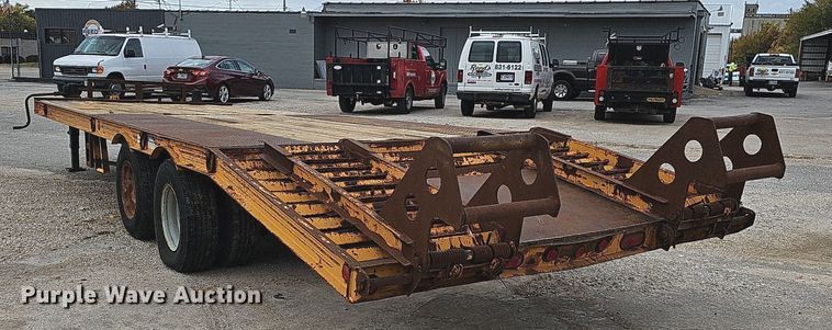 image for item NP9046 1995 CZ  equipment trailer