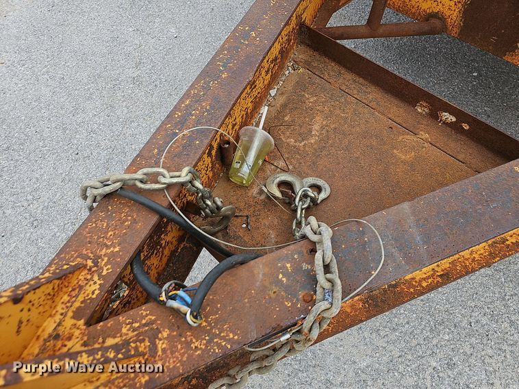 image for item NP9046 1995 CZ  equipment trailer