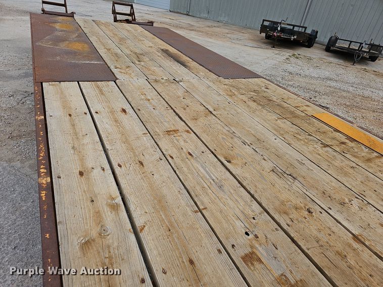 image for item NP9046 1995 CZ  equipment trailer