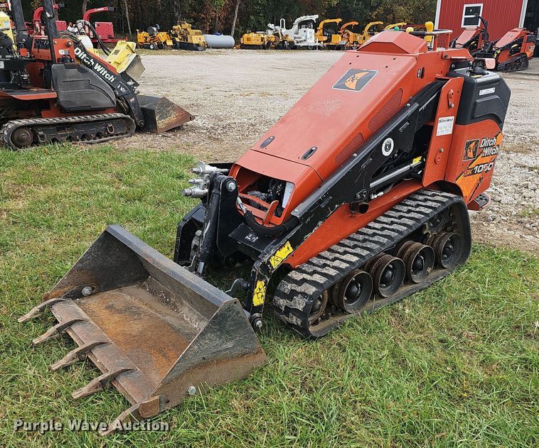 image for item NP9047 2019 Ditch Witch SK1050  compact utility loader