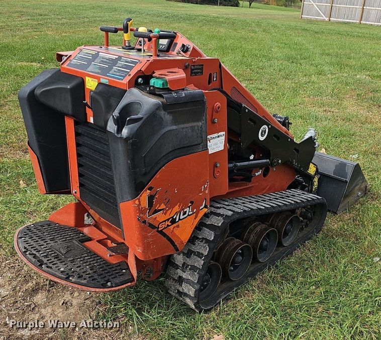 image for item NP9047 2019 Ditch Witch SK1050  compact utility loader