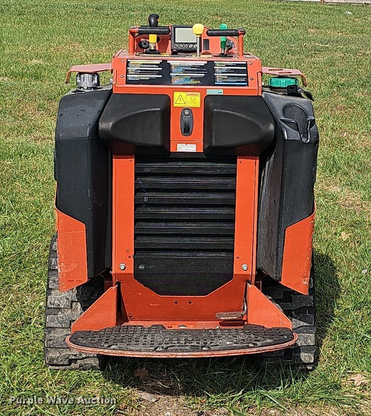 image for item NP9047 2019 Ditch Witch SK1050  compact utility loader