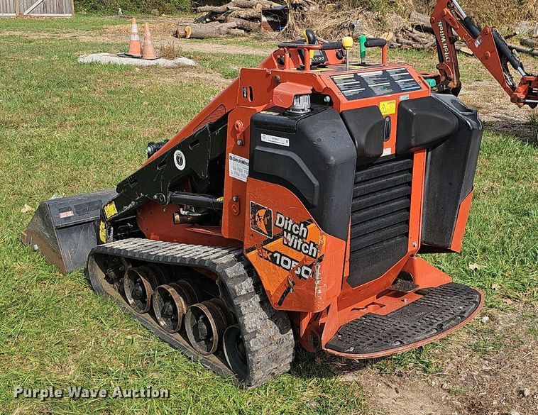 image for item NP9047 2019 Ditch Witch SK1050  compact utility loader