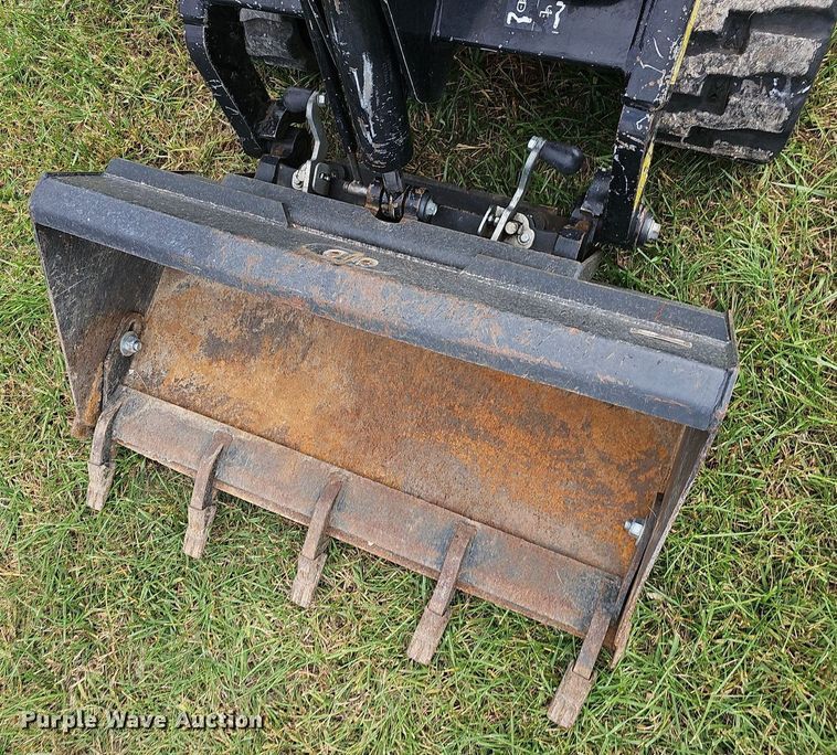 image for item NP9047 2019 Ditch Witch SK1050  compact utility loader