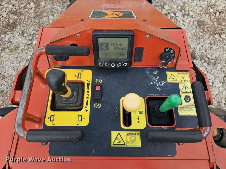 image for item NP9047 2019 Ditch Witch SK1050  compact utility loader