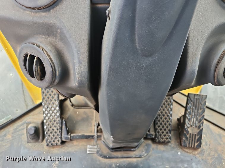 image for item NP9057 2012 John Deere 544K  wheel loader